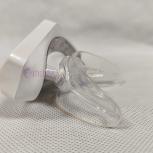 Mini Appareil Repulpant pour les Lèvres en Silicone avec Thérapie LED Rechargeable pour Réduire les Rides des Lèvres et un Effet Jeunesse - Product Image 5