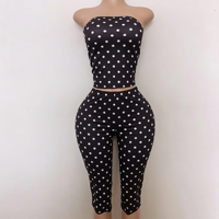 Nouvel ensemble 2026 personnalisé de vêtements Y2K colorés à pois pour femme : haut licou et legging capri pour le yoga (deux pièces)