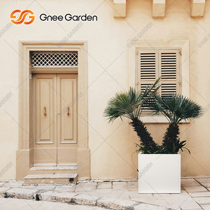 Maceta de flores de diseño cuadrado tradicional ligera personalizable, acero galvanizado duradero para uso en el suelo del jardín, granja - Product Image 1