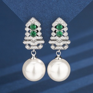 Fashion Eco-friendly Copper Christmas Tree Style Earrings Necklace Set <b>Emerald</b> Green Zirconia 16-12mm White Pearl Jewelry Set - Product Image 4