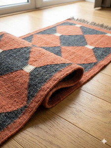 Tapis de couloir en laine et jute fait main |   Tapis Kilim Géométrique Noir en Terre Cuite pour Couloir et Entrée de Style Bohème, Sud-ouest et Ferme - Product Image 5