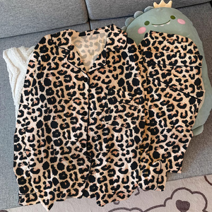 <span class=keywords><strong>Pigiama</strong></span> da Donna con Stampa Leopardata: Nuovo Stile Primavera/Autunno, Set Loungewear a Maniche Lunghe in Tessuto Stropicciato di Alta Qualità - Product Image 3