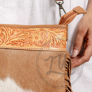 Design Premium nouveau sac en cuir élégant pour femmes frange de fourrure de vachette poignée unique Portable Style bohème saison d'hiver - Product Image 4