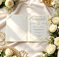 Conception de livre de certificat de Nikkah en calligraphie islamique avec feuille d'or personnalisée, couverture rigide en velours rouge de luxe, dossier de certificat de mariage