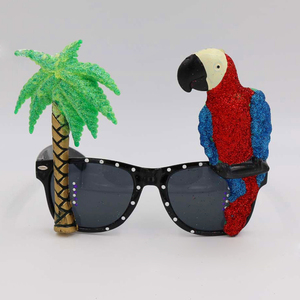 Nouveauté Lunettes de soleil Crazy Hawaiian Flamingo Coconut Tree Party Lunettes de soleil - Product Image 4
