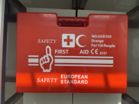 Trousse de premiers secours médicale certifiée pour 100 personnes en ABS, option de personnalisation du logo OEM, équipement de défense personnelle