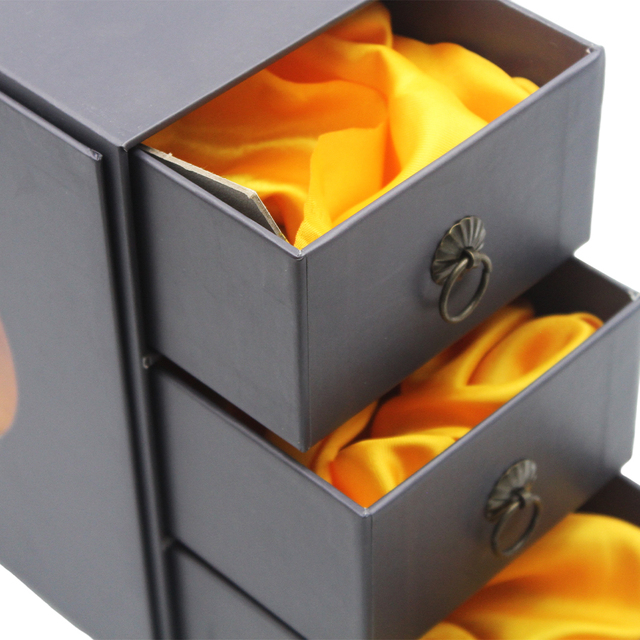 Custom Kraft Paper Rigid Gift Box with Magnetic Closure Embossing Matt Lamination & UV Coating Four-Color Logo Printing