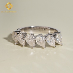 Anillo de Compromiso de Media Alianza con Diamante Moissanite VVS1 en Forma de Pera con Engaste de Plata 925 de Estilo Elegante Femenino Hecho a Medida - Product Image 3