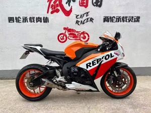 Moto sportive CBR1000RR, moteur à essence 4 temps 4 cylindres - Product Image 6