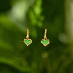 Pendientes Colgantes de Moda con Colgante de Corazón Verde, Chapados en Oro PVD, Acero Inoxidable 316L, Joyería Sostenible y Resistente - Product Image 3