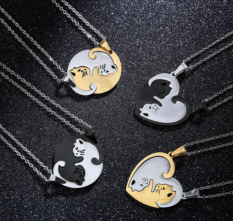 Wholesale Stainless Steel Lover Birthday Gift Jewelry Black And White Cat Embrace Patchwork Pendant Personality Necklace 