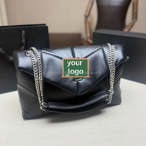 Sac messager pour femme en PU classique de haute qualité, doublure en polyester, motif géométrique, fermeture à bouton, portable et tendance - Product Image 1