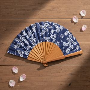 Abanico de Mano Plegable de Bambú y Madera con Impresión Personalizada de Alta Calidad, Abanico de Moda al por Mayor para Regalos Empresariales - Product Image 6