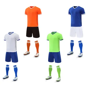 2022 थोक फुटबॉल पहनने जर्सी फुटबॉल शर्ट उच्च गुणवत्ता अनुकूलित फुटबॉल जर्सी सेट निर्माता सेट फुटबॉल किट
