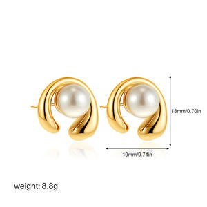 Nouveauté 2025 – Boucles d'oreilles clous en acier inoxydable plaqué or 14 carats, forme cœur vintage, haute qualité, vente en gros usine, très tendance - Product Image 4