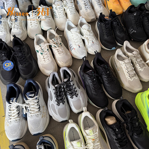 Chaussures de sport en stock, unisexes, avec semelle Vibram, confortables, service d'exportation unique pour la vente en gros de chaussures - Product Image 1