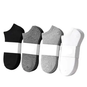 Cheap poliéster homens logotipo personalizado sólido baixo corte meias mens curto tornozelo meias para o esporte