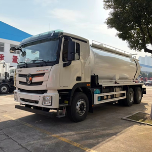 Camion-citerne d'aspiration des eaux usées Foton Auman de 18 mètres cubes, équipé de conduites à droite et à gauche pour l'aspiration et le transport des eaux usées - Product Image 1