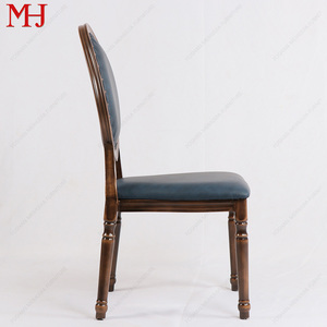 Chaise de restaurant en bois antique de style Louis XVI avec dossier à <span class=keywords><strong>médaillon</strong></span> et revêtement en cuir PU - Product Image 3