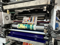 Imprimante flexographique UV automatique 4/6 couleurs avec découpe rotative pour étiquettes, films PVC, feuilles et papier