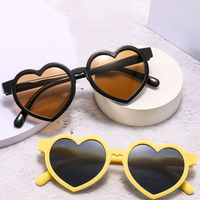 Nouvelles lunettes de soleil tendance pour enfants, avec logo personnalisé, protection UV400, monture intégrale en forme de cœur, protection UV pour une utilisation en extérieur