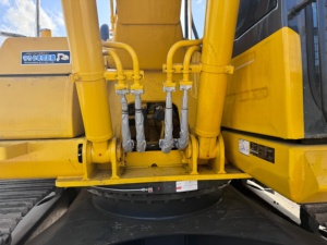 รถขุดโคมัตสึ PC200 มือสองคุณภาพดี ขนาด 20 ตัน รุ่นปี 2022 ชั่วโมงการทำงานต่ำ เครื่องยนต์และปั๊มดูแลรักษาอย่างดี เหมาะสำหรับงานก่อสร้าง - Product Image 3