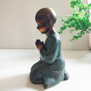Chino Zen pequeño <span class=keywords><strong>monje</strong></span> Buda artesanías de resina sala de estar estudio hogar té decoraciones para mascotas - Product Image 3