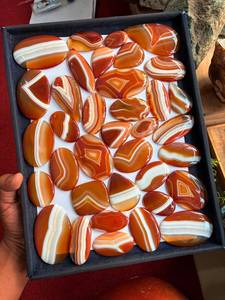 หินอาเกตสีส้มคุณภาพพรีเมียม หินคริสตัลธรรมชาติแบบหลายชั้น สำหรับงานประดิษฐ์เครื่องประดับและนักสะสม มีจำหน่ายแล้ว - Product Image 2