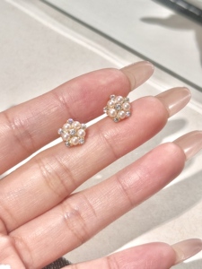 Boucles d'oreilles clous unisexes UM Jewelry en argent 925 plaqué or 18 carats avec perles d'eau douce et zircon blanc, idéales pour mariage, anniversaire, fête - Product Image 6