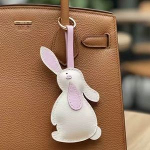 Hermosos dijes de cuero sintético con diseño de cereza para bolsos, accesorios de moda para mujer, dijes de lazo para carteras y llaveros, ideales para regalos. - Product Image 2