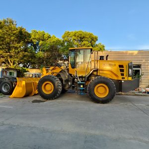 Cargadora de Ruedas SDLG L958F de Alta Estabilidad y Alto Torque, Ahorro de Combustible, Ideal para Canteras y Movimiento de Tierras - Product Image 2
