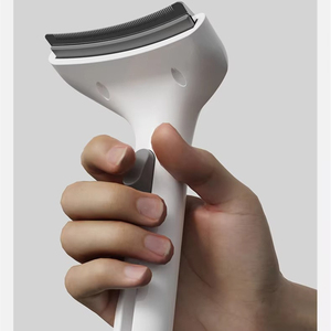 <span class=keywords><strong>Pettine</strong></span> Professionale <span class=keywords><strong>per</strong></span> Rimozione Peli di Cani e <span class=keywords><strong>Gatti</strong></span> con Lama in Acciaio Inox e Manico Ergonomico in ABS <span class=keywords><strong>per</strong></span> Pulizia Profonda e Deshedding - Product Image 2