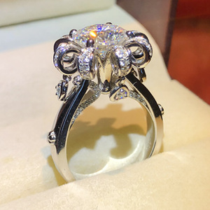 Anello con Design a Petali di Fiore, Anello Classico da Donna - Product Image 4