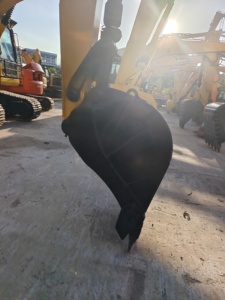 Pelle hydraulique sur chenilles Sany SY135C d'occasion de haute qualité Moteur de base Composants de moteur inclus Pelles sur chenilles d'occasion - Product Image 2