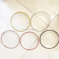 L-112 vente en gros de chargeurs perlés en plastique de haute qualité assiettes événements de fête décoration de table de mariage plaque de chargeur ronde en or