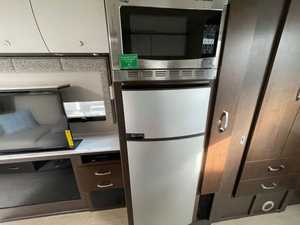 Autocaravana de lujo usada ALCOVE, barata, del año 2016, para acampar, 4-6 personas, Euro 5, color blanco. - Product Image 4