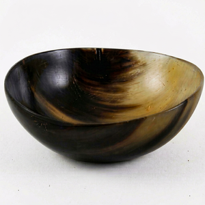 Cuenco hecho a mano con cuerno natural de último diseño, forma única, ecológico y de alta durabilidad, precio bajo - Product Image 1