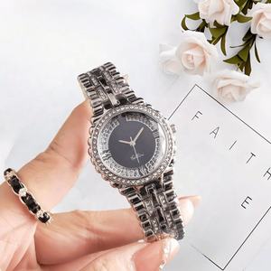 Montre chronographe à quartz pour femme avec boîtier en alliage, cadran en cristal saphir, bracelet de 20 mm, design pièce de monnaie, 38 mm - Product Image 1