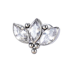 Venta al por mayor internamente roscado titanio cuerpo Piercing Labret joyería 3 Marquesa CZ 5 bolas racimo superior nariz anillos internamente - Product Image 2