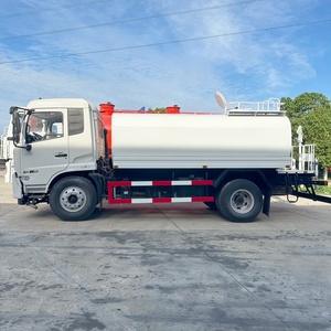 Camión Cisterna de Agua Dongfeng 4x2 Nuevo, Capacidad de 15 CBM, Euro 2, Camión de Servicios Públicos de Alta Resistencia para Lavado de Carreteras - Product Image 3