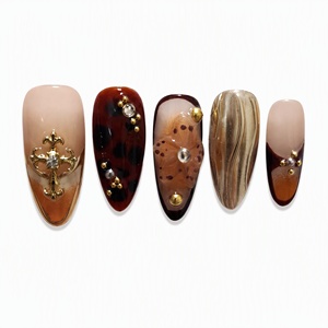 Uñas Postizas en Forma de Almendra con Diseño Degradado Estilo Francés, Metálicas en Relieve, Pre-Diseñadas con Pegamento - Product Image 4