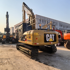 Excavatrice sur chenilles Cat320D2L équipée d'un système hydraulique avancé, contrôle précis, utilisation confortable pour des travaux prolongés. - Product Image 4