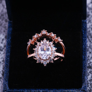 Set di Anelli Abbinati Placcati in Oro Rosa con Zirconi 5A, Gioielli Eleganti e alla Moda per Uso Quotidiano Femminile, Stile Moderno - Product Image 3