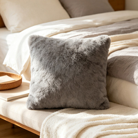 Housse de coussin en fausse fourrure de lapin, douce et moelleuse, décorative, carrée, avec fermeture éclair dissimulée, pour canapé-lit, gris