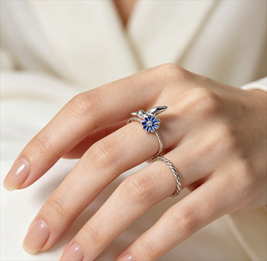 Anello Aperto con Uccelli e Fiori Colorati, Anello Statement alla Moda per Donne, Accessorio per Dita in Stile Fresco - Product Image 2