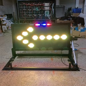 Pantalla LED de Tráfico Plegable con Montaje Magnético, IP65 Recargable para Uso en Vehículos - Product Image 2
