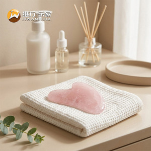 Pietra Guasha a Forma di Cuore Mini in Quarzo Rosa Naturale con Logo Personalizzato Jiwan Lejia <span class=keywords><strong>per</strong></span> Cura della Pelle e <span class=keywords><strong>Massaggio</strong></span> <span class=keywords><strong>Viso</strong></span> - Product Image 3