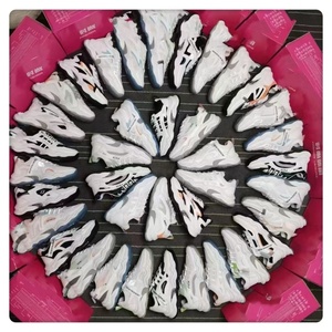 รองเท้าผ้าใบผู้หญิงมือสองแบบวัลคาไนซ์ ราคาถูก สไตล์ลำลอง คละแบบ - Product Image 1