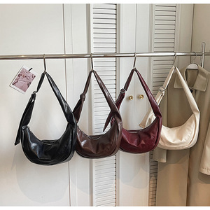 <span class=keywords><strong>Sac</strong></span> à bandoulière coréen vintage en cuir PU souple imperméable couleur unie, style décontracté, en forme de <span class=keywords><strong>banane</strong></span>/lune, <span class=keywords><strong>sac</strong></span> de voyage croisé - Product Image 1