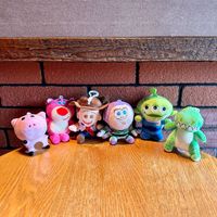 Gantungan Kunci Boneka Buzz Lightyear Woody Koleksi Figur Kartun dengan Isian Kapas, Boneka Astronot Cakar Mesin Penjepit